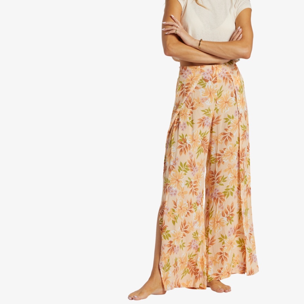 NWT Billabong Women’s Split Spirit Floral Pants